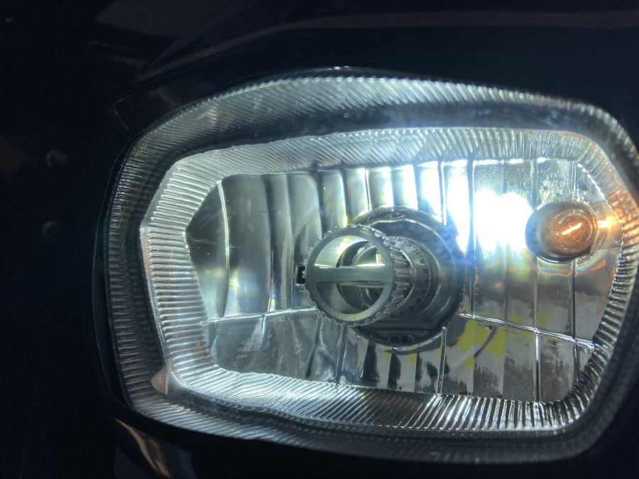 Name:  Low Beam Lights Top Reflector And A European Parking LIght As Well.jpg
Views: 715
Size:  134.6 KB